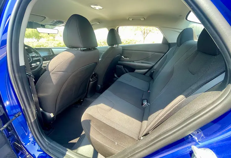 2022 Hyundai Elantra Comfort